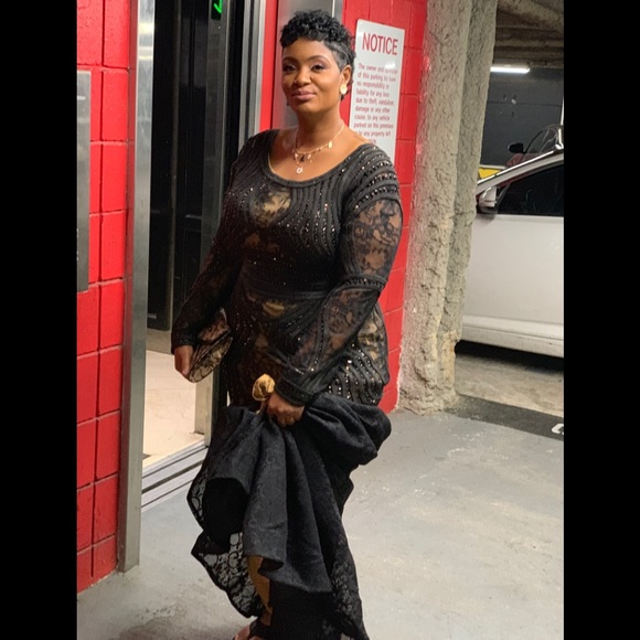 Ball gown size 18 worn once for 4 hours paid 680 - Picture 4 of 4